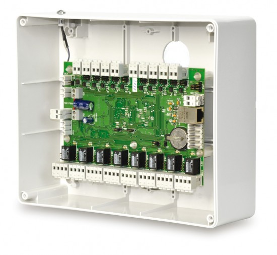 Řídící jednotka pro 16 čteček na RS485 nebo až 32 čteček EDK přes dveřní moduly SL20, ETHERNET rozhraní